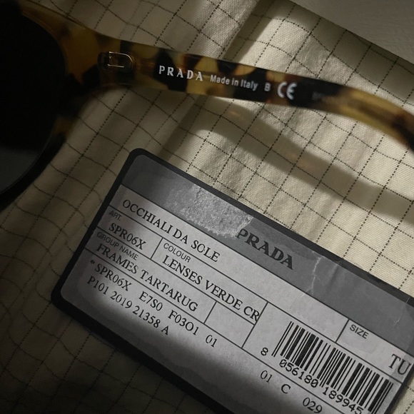 Prada SPR06X tartarug sunglasses - Picture 6 of 9